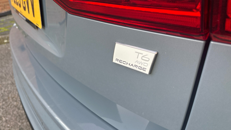 Volvo XC60 2.0 T6 [350] RC PHEV Plus Dark 5dr AWD Geartronic Estate